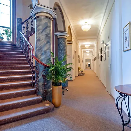 فندق Metropol 3*